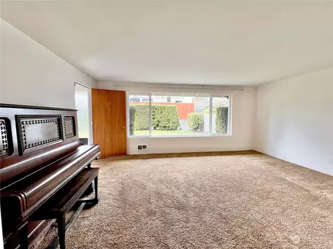 1302 Cascade Dr #1, Everett, WA 98203 photo 3