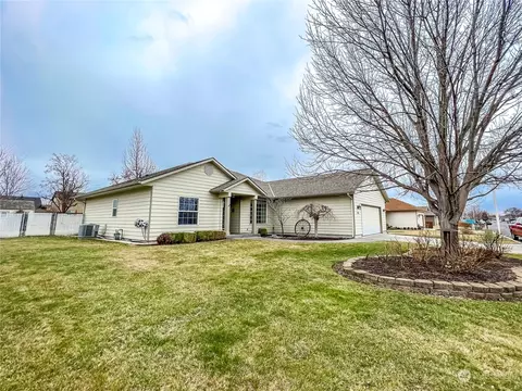 1981 Gemstone Dr, Walla Walla, WA 99362 photo 3