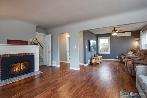 812 Thompson St, Sumner, WA 98390 photo 3