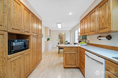 7901 W Glen Dr, Everett, WA 98203 photo 8