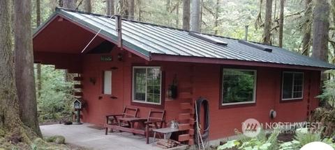 8495 S Cascade Dr, Marblemount, WA 98267