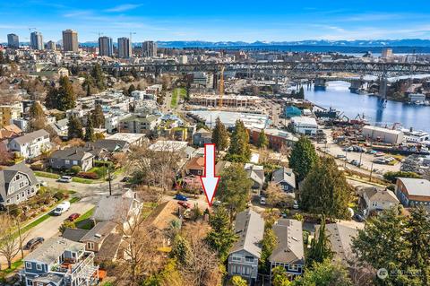 3825 Eastern Ave N, Seattle, WA 98103 photo 31
