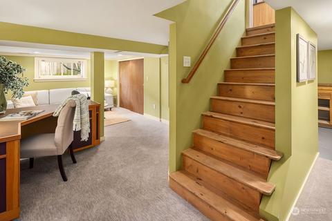 3825 Eastern Ave N, Seattle, WA 98103 photo 14