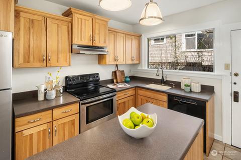 3825 Eastern Ave N, Seattle, WA 98103 photo 8