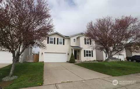 8021 147th St E, Puyallup, WA 98375