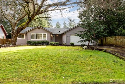7947 Mortland Dr, Clinton, WA 98236