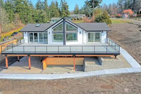 655 Pathfinder Ln, Camano Island, WA 98282