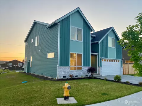 806 76th Dr SE, Lake Stevens, WA 98258