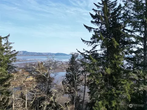 17 Nn State Rt 101, Ilwaco, WA 98624