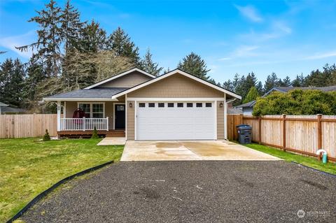 449 Mount Olympus Ave SE, Ocean Shores, WA 98569