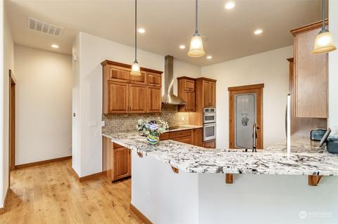 1402 Kinsman Ct E, Roy, WA 98580 photo 5