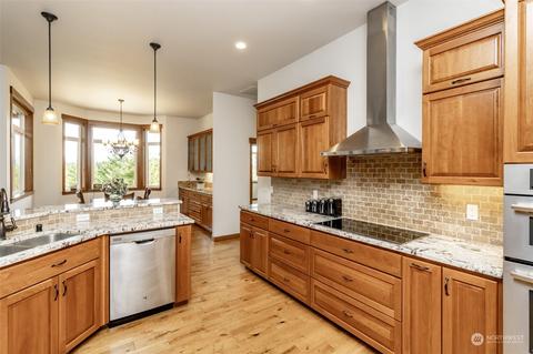 1402 Kinsman Ct E, Roy, WA 98580 photo 7