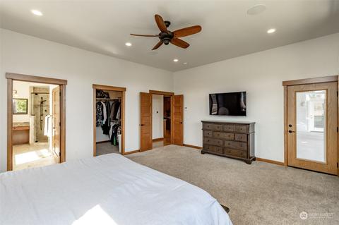 1402 Kinsman Ct E, Roy, WA 98580 photo 12