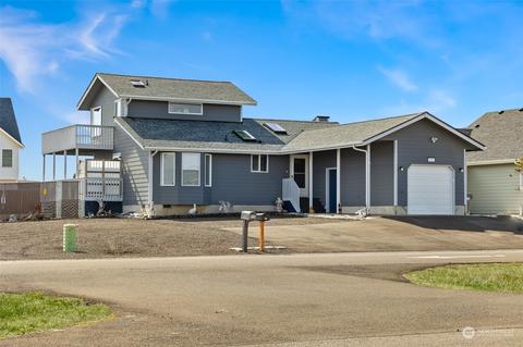 435 Sportsmen St SW, Ocean Shores, WA 98569