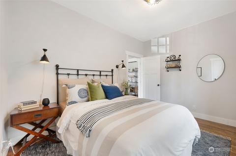 2010 E Cherry St, Seattle, WA 98122 photo 18