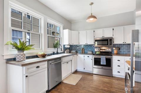 2010 E Cherry St, Seattle, WA 98122 photo 13