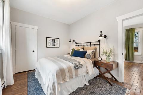 2010 E Cherry St, Seattle, WA 98122 photo 17