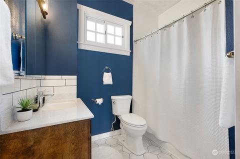 2010 E Cherry St, Seattle, WA 98122 photo 21