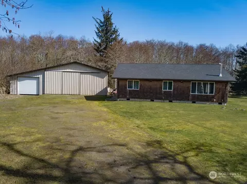 848 State Route 101, Chinook, WA 98614