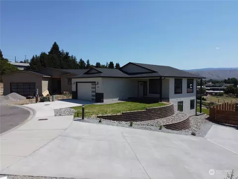 225 NW Chinook Way, East Wenatchee, WA 98802