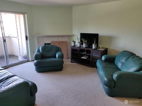 17624 1st Ave S #A-202, Burien, WA 98148