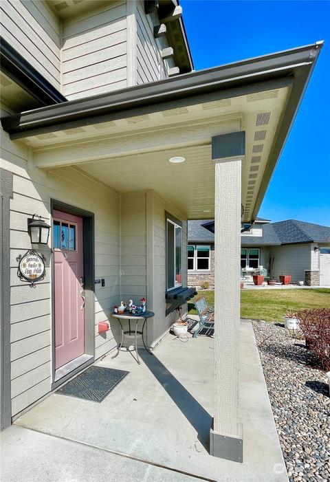 1335 Caprio Loop, Walla Walla, WA 99362 photo 2