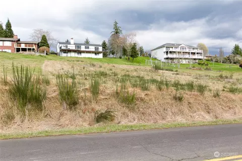 30 Orchard Dr, Cathlamet, WA 98612