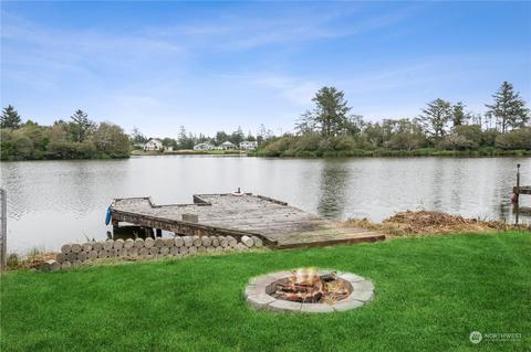 634 Mount Olympus Ave SE, Ocean Shores, WA 98569