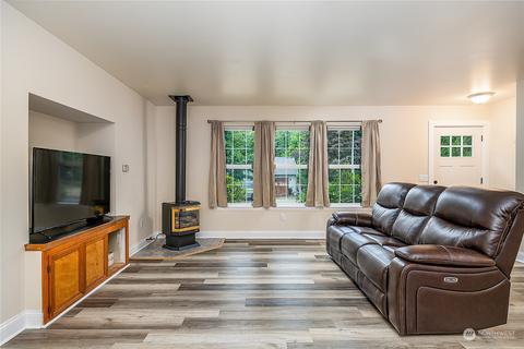 3662 Britzman Loop, Clinton, WA 98236 photo 4