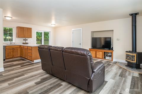3662 Britzman Loop, Clinton, WA 98236 photo 6