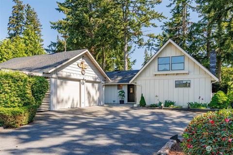 242 Camaloch Dr, Camano Island, WA 98282