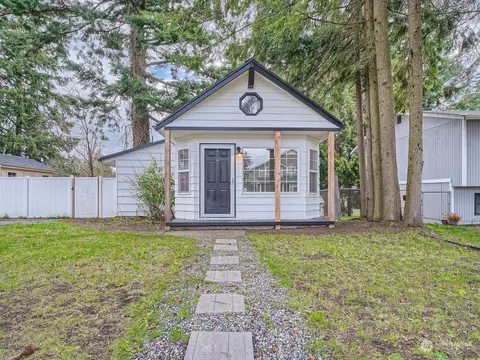 6227 S Ferdinand St, Tacoma, WA 98409
