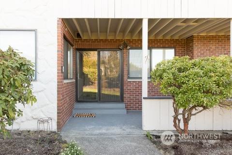 7322 19th St W #4A, Tacoma, WA 98466