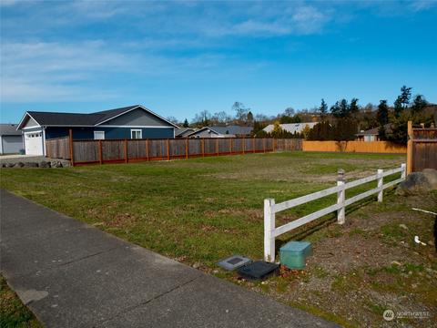 962 E Fir St, Sequim, WA 98382 photo 2
