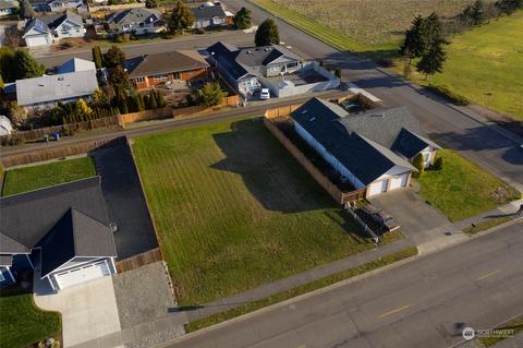 962 E Fir St, Sequim, WA 98382