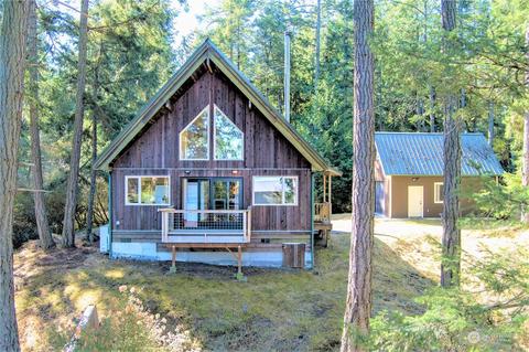 47 Outlook Ln, Friday Harbor, WA 98250