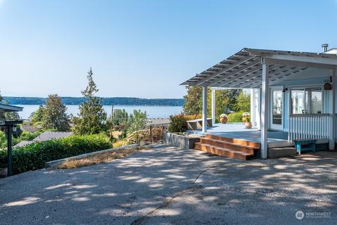 1008 Diamantina Ln, Camano Island, WA 98282