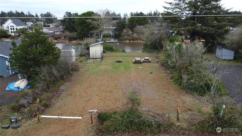332 Point Brown Ave NE, Ocean Shores, WA 98569