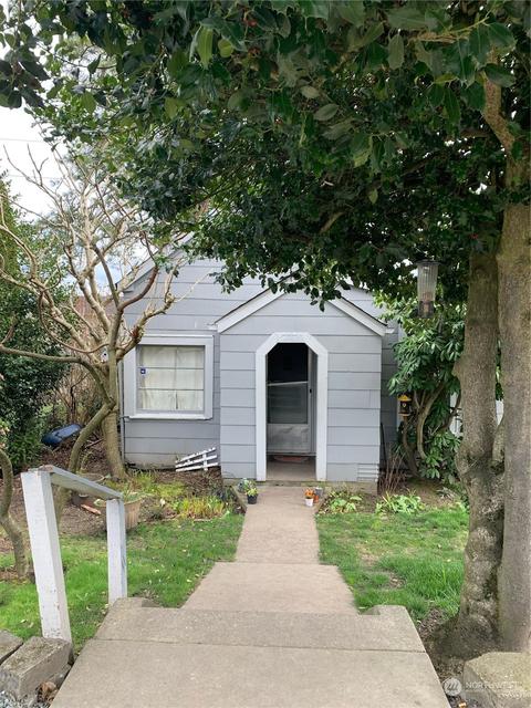 1105 E Marine View Dr, Everett, WA 98201 photo 3