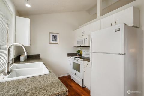 8901 Emerson Pl, Everett, WA 98208 photo 13