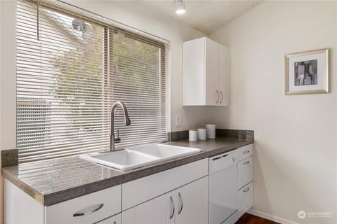 8901 Emerson Pl, Everett, WA 98208 photo 11