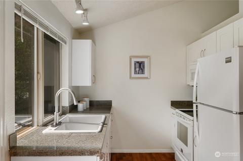 8901 Emerson Pl, Everett, WA 98208 photo 10