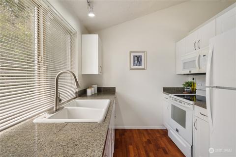8901 Emerson Pl, Everett, WA 98208 photo 9