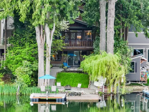 25806 W Lake Wilderness Dr SE, Maple Valley, WA 98038