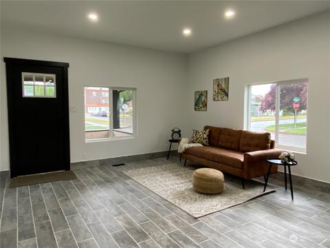 802 W Pine St, Centralia, WA 98531 photo 2