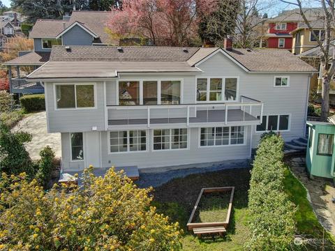 6015 Woodland Pl N, Seattle, WA 98103