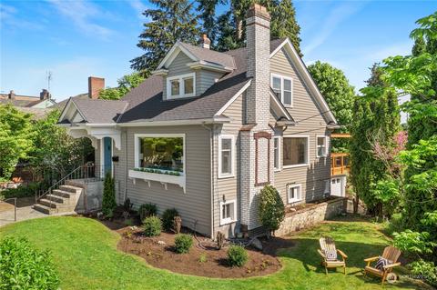2303 N 54th St, Seattle, WA 98103