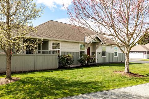 1280 SW Xavier Dr, Oak Harbor, WA 98277