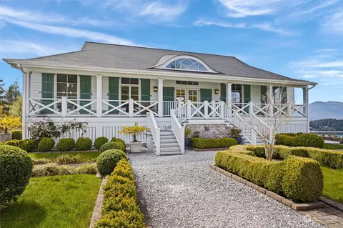 8565 Leeward Ave NW, Seabeck, WA 98380