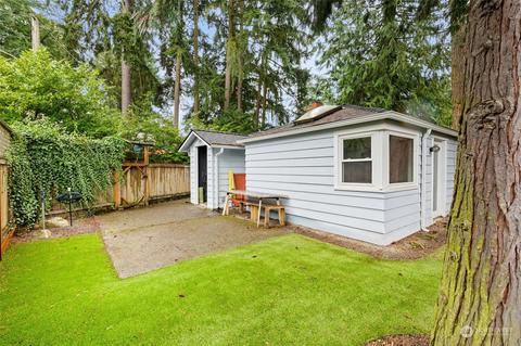 11016 15th Ave NE, Seattle, WA 98125
